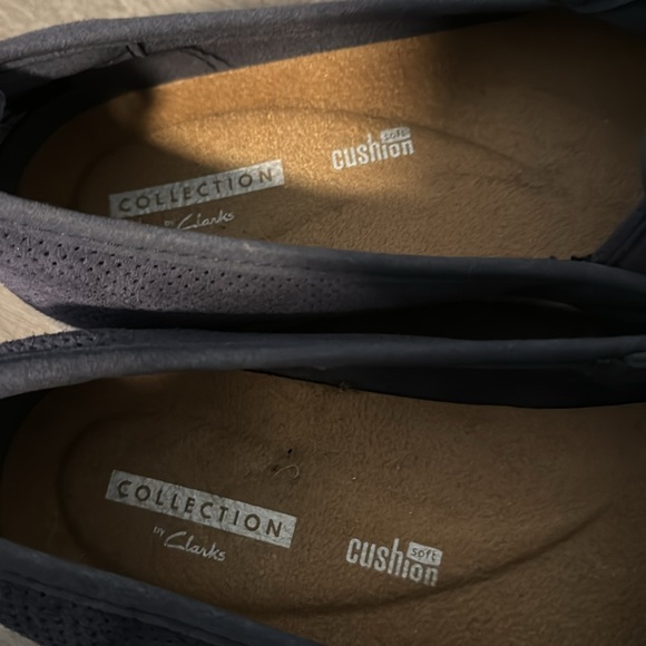 Collection by Clarks navy with cushion insoles. 8M - Picture 6 of 7
